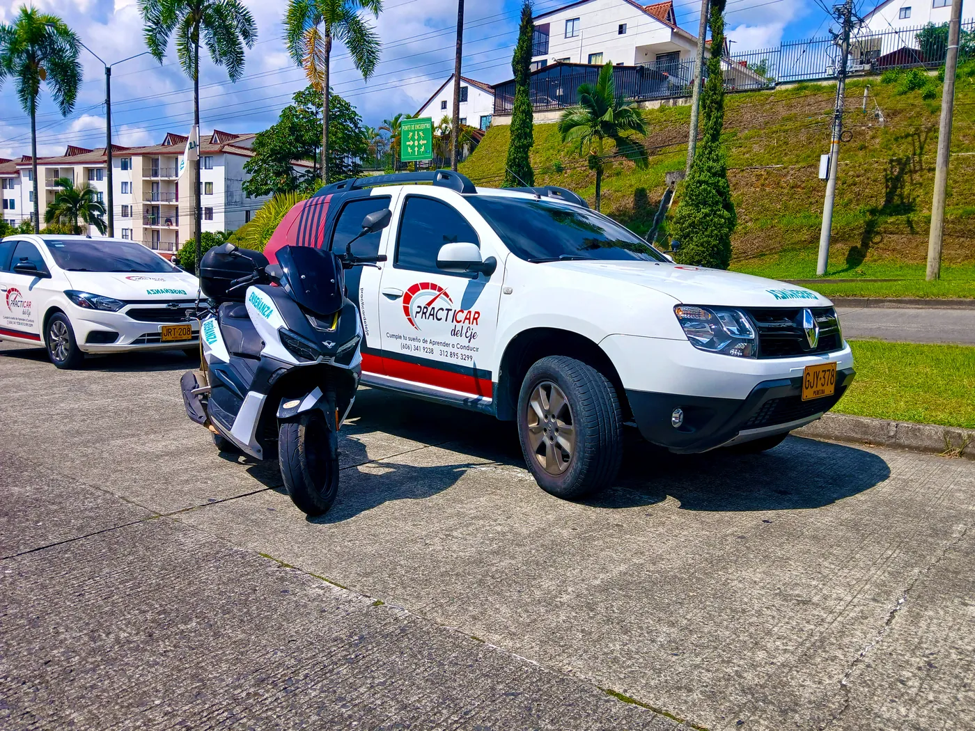 Vehículos de Practicar del Eje: carro y moto